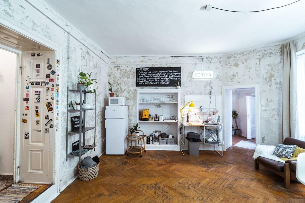 A Szoba Apartman Pécs Extérieur photo