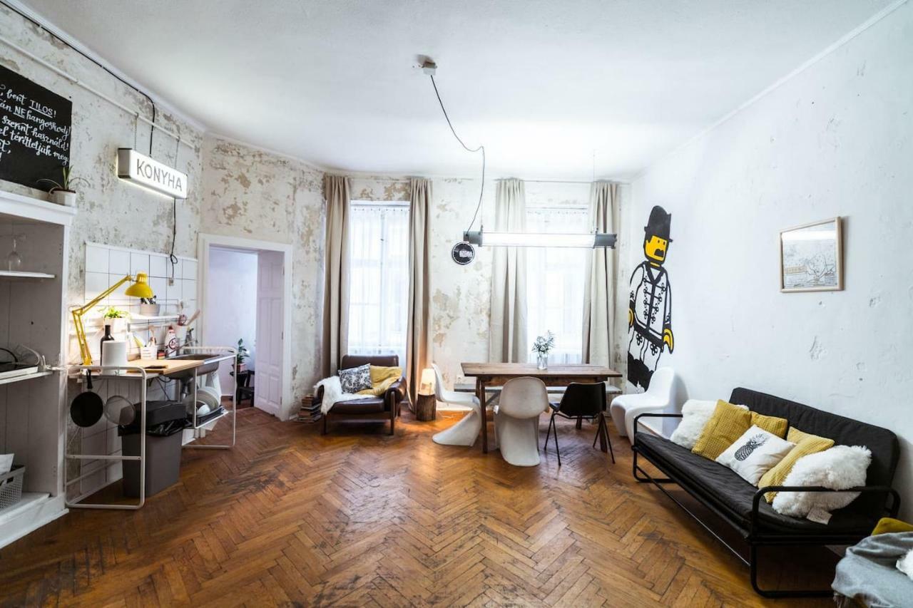 A Szoba Apartman Pécs Extérieur photo