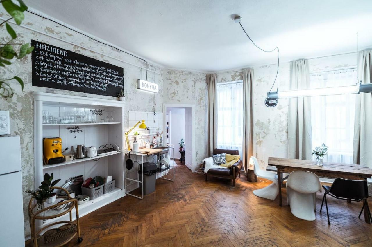 A Szoba Apartman Pécs Extérieur photo