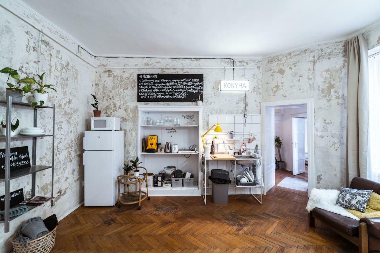 A Szoba Apartman Pécs Extérieur photo