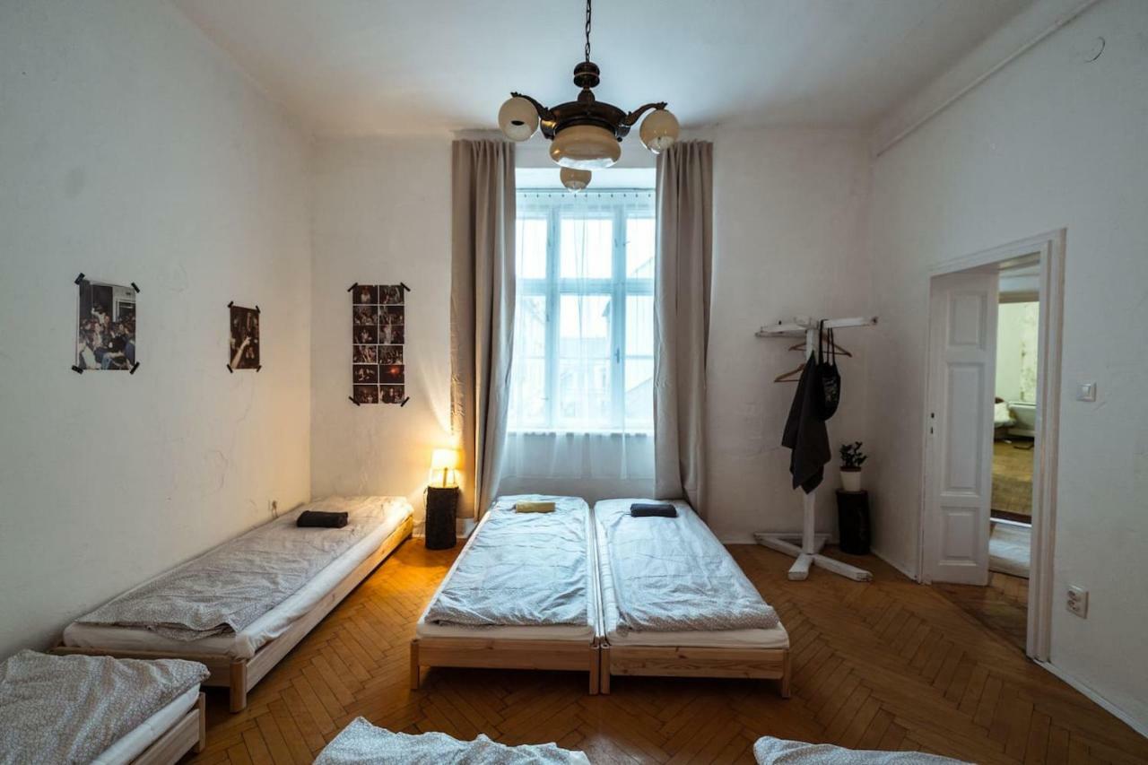 A Szoba Apartman Pécs Extérieur photo