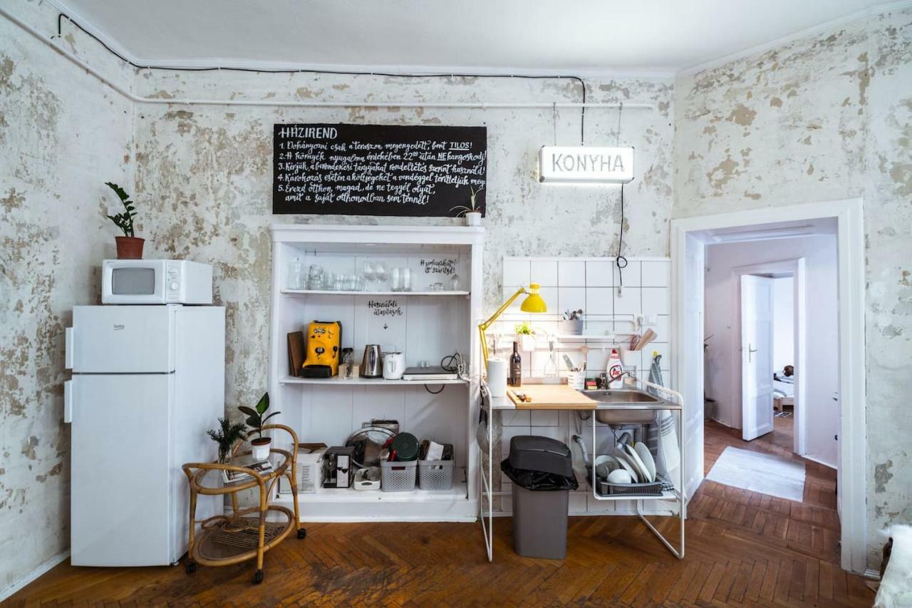 A Szoba Apartman Pécs Extérieur photo