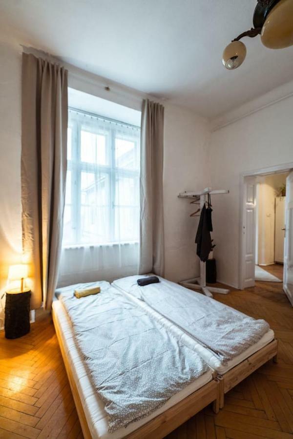 A Szoba Apartman Pécs Extérieur photo