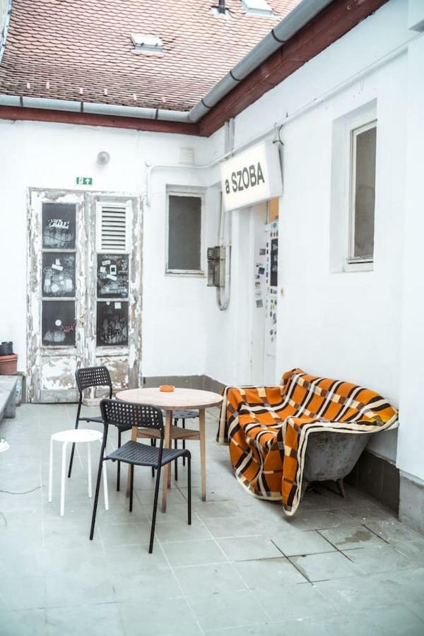 A Szoba Apartman Pécs Extérieur photo